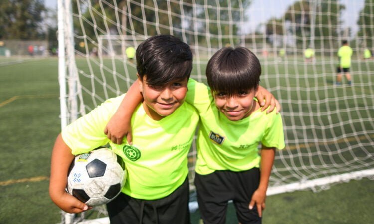 Santiago 16 de Diciembre de 2022/ Fotografías del cierre de año de las escuelas de Futbol de la fundación Luksic realizado en las Canchas La Araucana. Foto: Pablo Vera-Lisperguer/Fundación Luksic