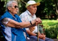 pensionados-reciben-bono