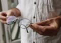 Fonasa permite solicitar reembolso por la compra de lentes y audífonos: revisa los requisitos