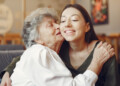 ¿ERES MADRE Y TIENES MÁS DE 65 AÑOS? Podrías recibir un bono por cada hijo para aumentar tu pensión.
