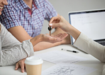 Estado podría aportar parte del pie para comprar la primera vivienda: así funcionaría el nuevo beneficio