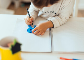 Abren postulaciones a salas cuna y jardines infantiles gratuitos para 2027: revisa fechas y cómo pedir un cupo